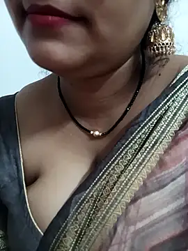 Webcam Model (Nyra-23)  is live.Free join now!