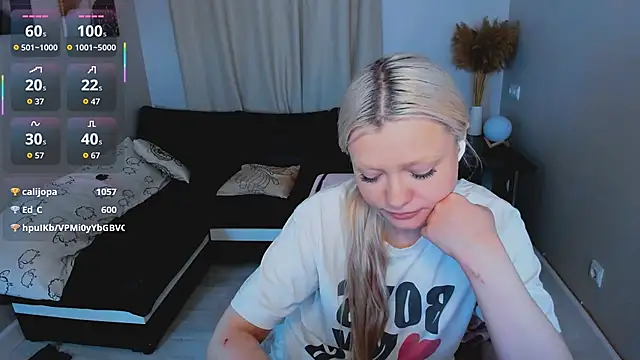 Millie_Vanillies webcam