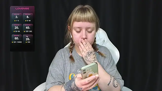 june_shy0 - June_shy0's free webcam