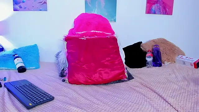 tyra_bankss_ - Tyra_bankss_'s free webcam