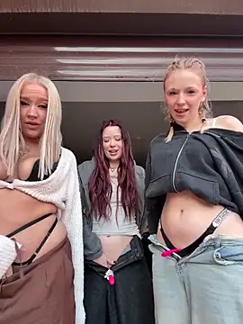 rolldolls - RollDolls's free webcam