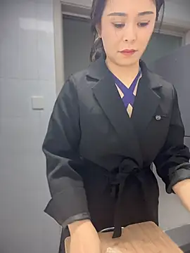 penny996 (F milf) - 蹭室友男友的脚