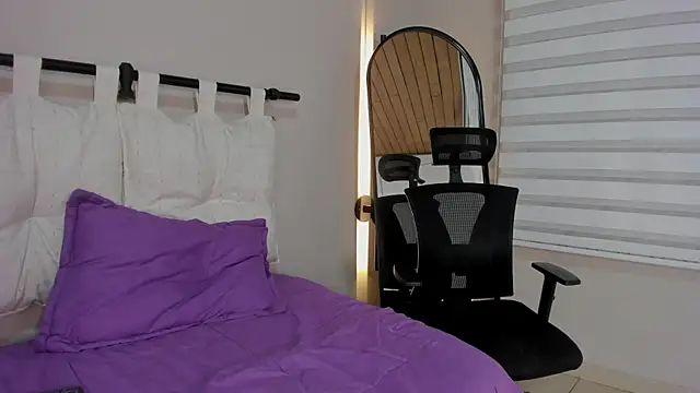 Rachell_criss webcam