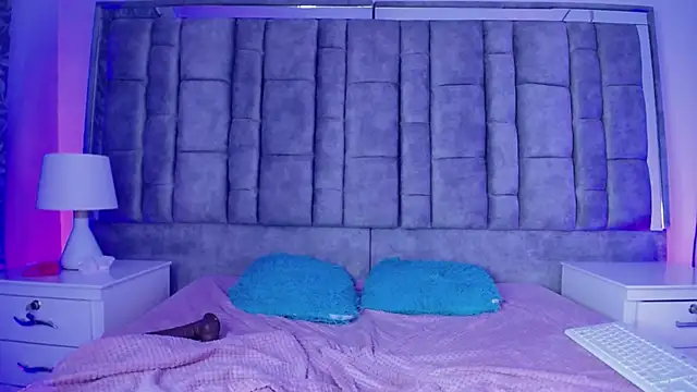 coraly_ webcam stripchat model stream image