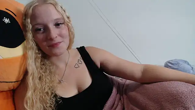 sophie_cute06 - Sophie_cute06's free webcam