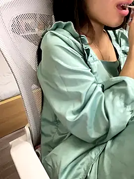 mina048 - Mina048's free webcam