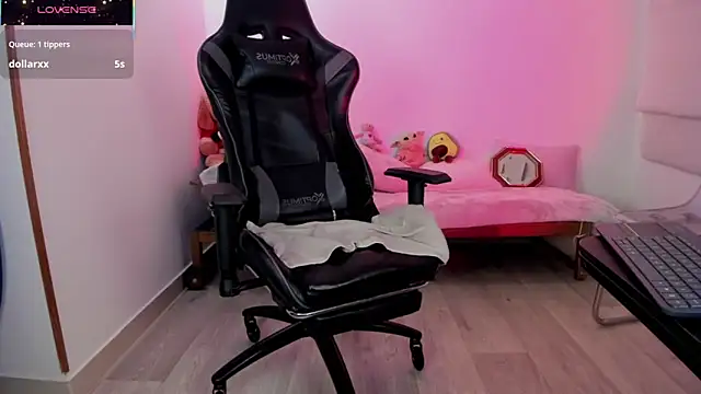 biancastrongg - Biancastrongg's free webcam