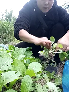 sary-hot2x - Sary-hot2x's free webcam