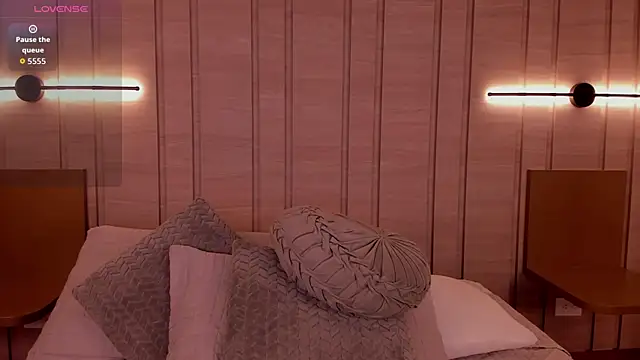 zoe_mendez (F teen) - Whip your ass against the pillow ✨