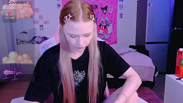 milia_parker - Milia_Parker's free webcam