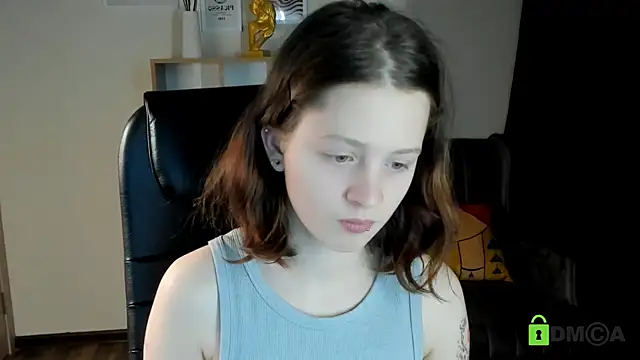 xxx chat Alina Mills