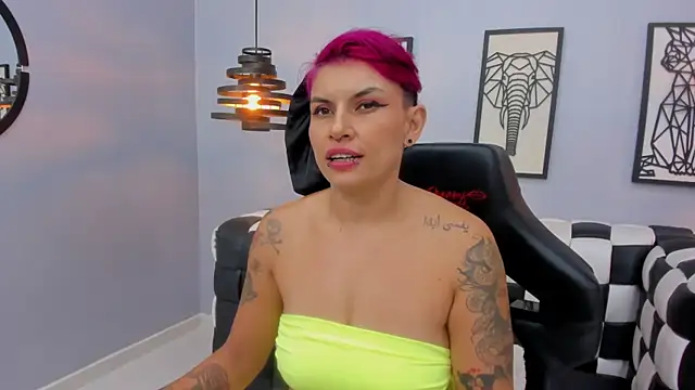 NoaKitsu webcam stripchat model stream image