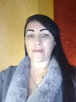 Webcam Model (ArianaXFresh) is live