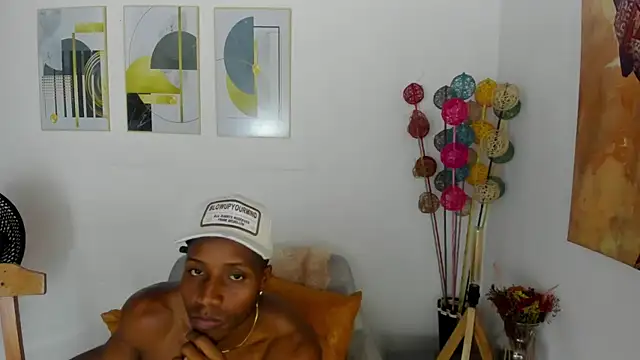 bigcock_latin1 - Bigcock_latin1's free webcam - UK Sex Cams