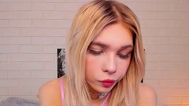 Blondy_Fina webcam
