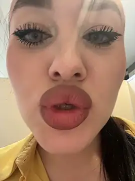 kirasunshine - KiraSunshine's free webcam