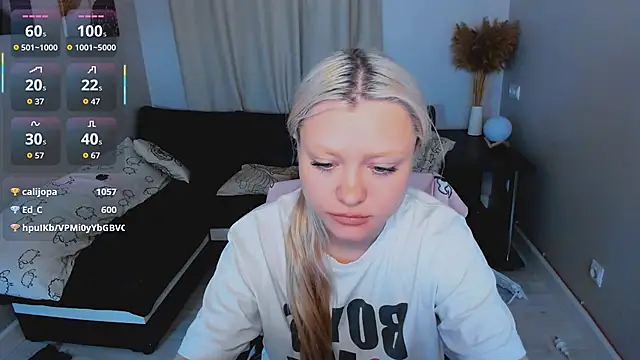 Millie_Vanillies webcam