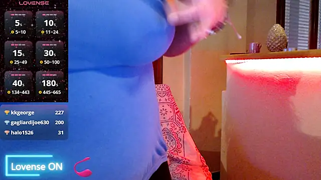 jennadeluxe - JennaDeluxe's free webcam