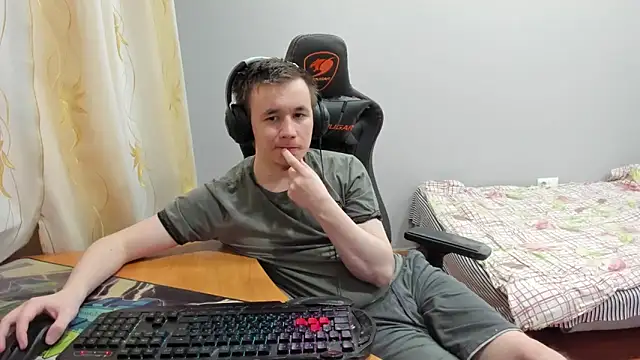 iliaskrislove (M young) - naked