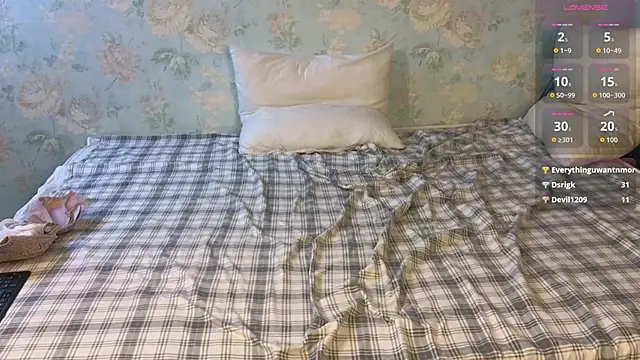 HollieCollelo webcam