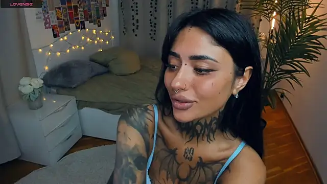 CharimgSabrina webcam