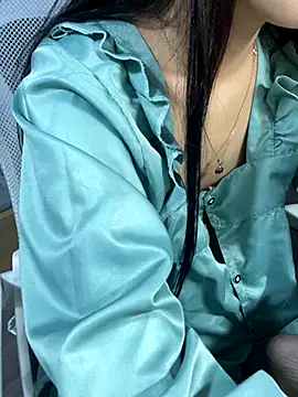 mina048 - Mina048's free webcam