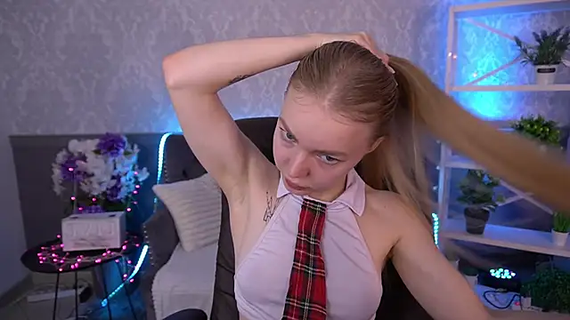 emilysunshines - EmilySunshineS's free webcam