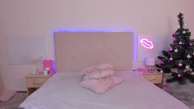 trishadarks - TrishaDarks's free webcam