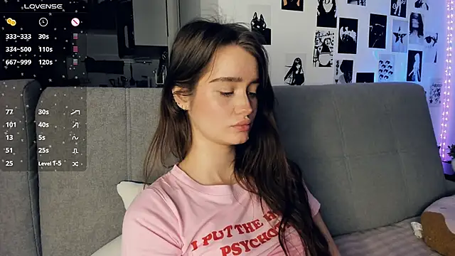 lovelyalivia - Lovelyalivia's free webcam