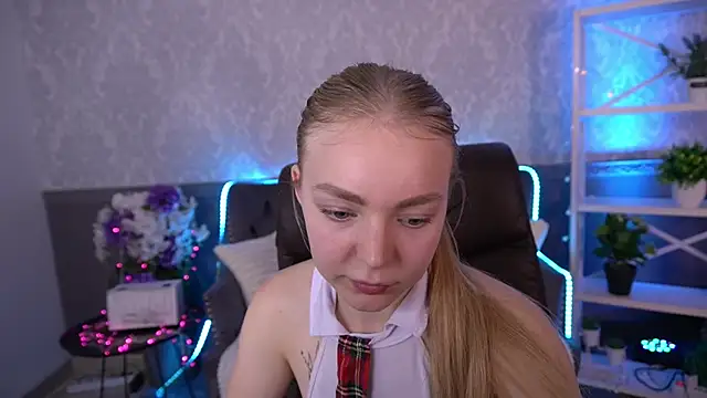 emilysunshines - EmilySunshineS's free webcam