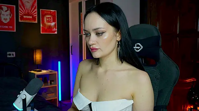 online web cam show QueenAliss