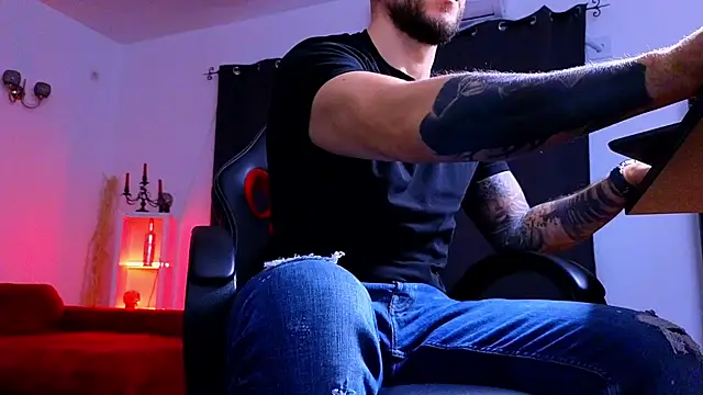 MightyAaron66 webcam