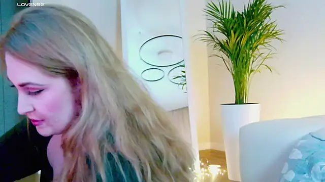 miss_magic_eyes_ - Miss_Magic_Eyes_'s free webcam