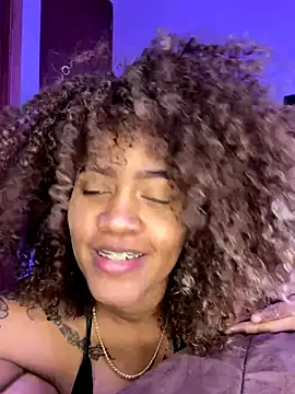 riri_brunnete webcam