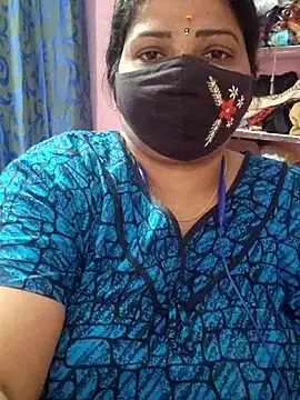 lathikaqueentamil webcam