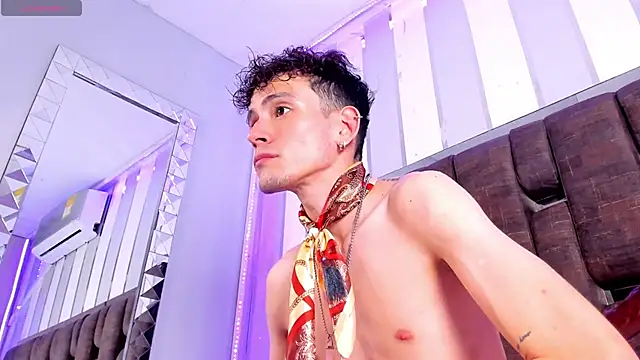 ValentinoMoreti Live Webcam on Stripchat