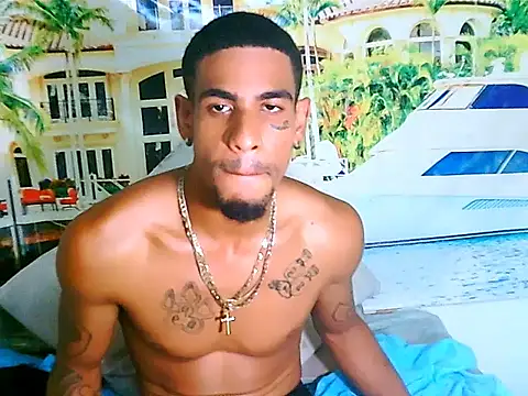 IndianMuscle69 webcam