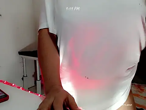 nesianhottits webcam