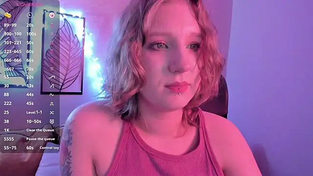 Hailey_Foxy webcam
