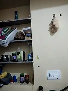 sweetqueen143 webcam