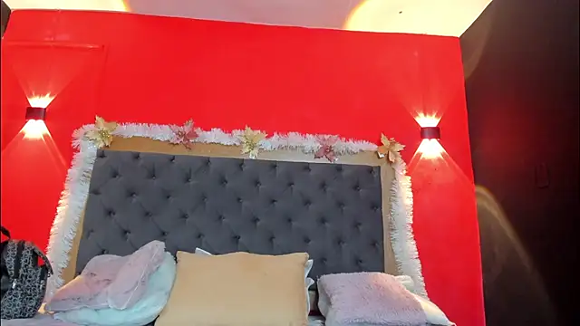 yayahilton - YayaHilton's free webcam