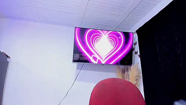 reina_adahara - REINA_ADAHARA's free webcam