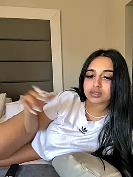 LilMisIndianx webcam