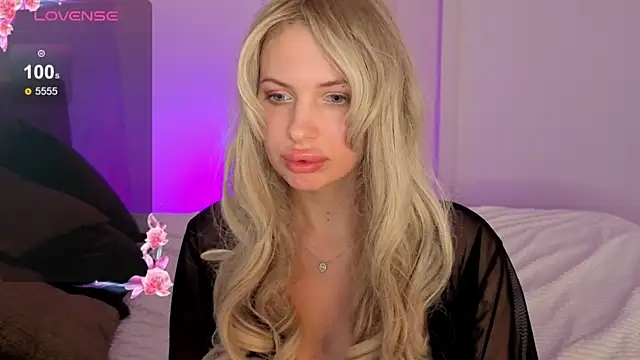 SweetCherryBlonde webcam