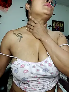 chalohott - Chalohott's free webcam