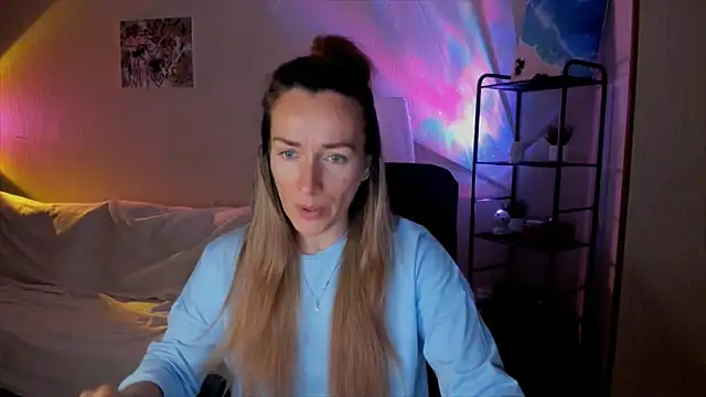 RebeccaMartinez webcam