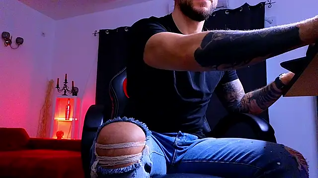 MightyAaron66 webcam