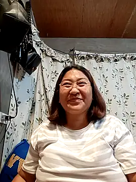 hotchubbyasian88 - Hotchubbyasian88's free webcam