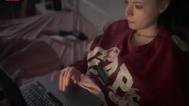 bunnythetailor - Bunnythetailor's free webcam