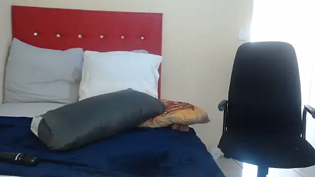 foxybrownxx1 - Foxybrownxx1's free webcam